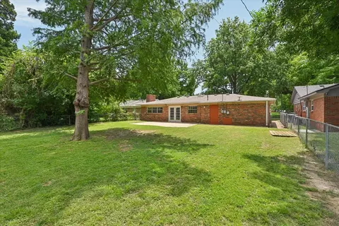 Exterior - 1367 E 46th St, Tulsa, OK 74105 photo 4 of 8