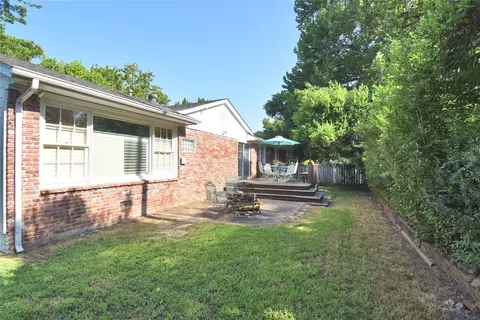Exterior - 1598 E 60th Pl, Tulsa, OK 74105 photo 6 of 11
