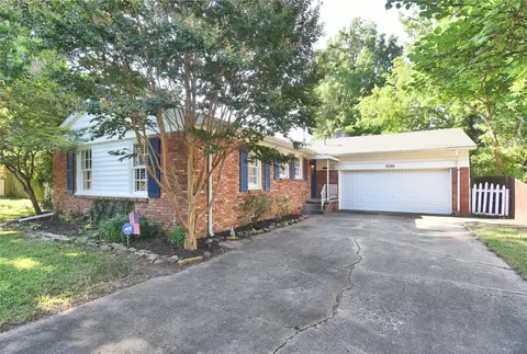 Exterior - 1598 E 60th Pl, Tulsa, OK 74105 photo 2 of 11