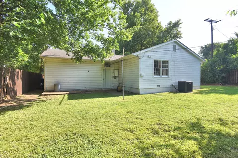 Exterior - 1598 E 60th Pl, Tulsa, OK 74105 photo 9 of 11
