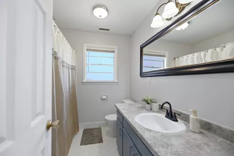 Bath - 8634 E 38th Pl NE, Tulsa, OK 74146 photo 1 of 2