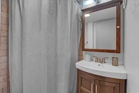 Bath - 1411 E 36th St, Tulsa, OK 74105 photo 3 of 3