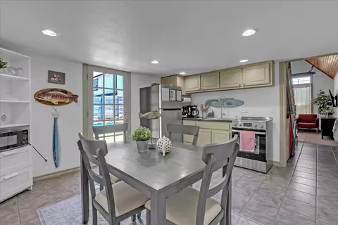 Dining - 1411 E 36th St, Tulsa, OK 74105 photo 4 of 4