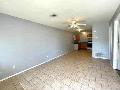 Living - 312 S B, Davis, OK 73030 photo 2 of 3