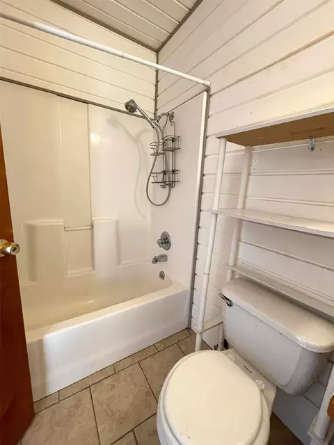 Bath - 312 S B, Davis, OK 73030 photo 1 of 2