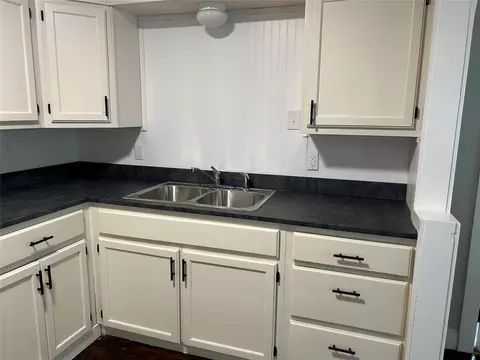 Kitchen - 1008 1st Ave, Warner, OK 74469 photo 4 of 5