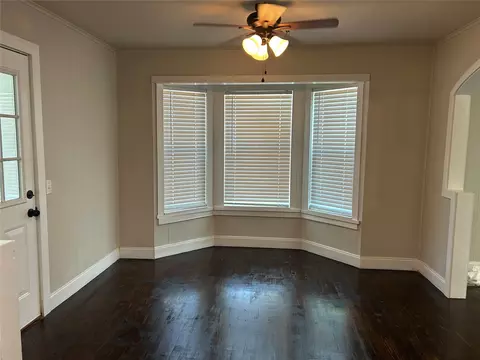 Living - 1008 1st Ave, Warner, OK 74469 photo 6 of 7