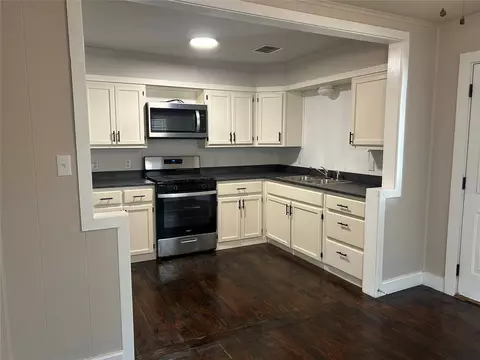 Kitchen - 1008 1st Ave, Warner, OK 74469 photo 2 of 5