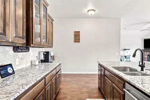 Kitchen - 20609 E 32nd Pl S, Broken Arrow, OK 74014 photo 7 of 8