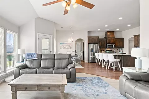 Living - 20609 E 32nd Pl S, Broken Arrow, OK 74014 photo 4 of 4
