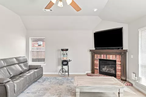 Living - 20609 E 32nd Pl S, Broken Arrow, OK 74014 photo 2 of 4