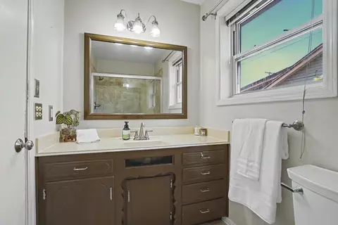Bath - 8531 E 35th St, Tulsa, OK 74145 photo 3 of 5