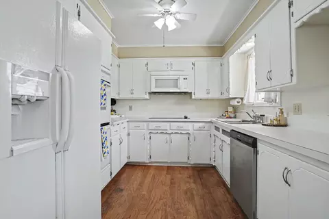 Kitchen - 8531 E 35th St, Tulsa, OK 74145 photo 2 of 5