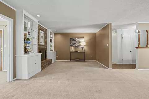 Living - 8531 E 35th St, Tulsa, OK 74145 photo 6 of 11