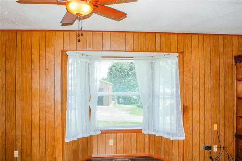 Living - 116307 S 4209 Rd, Eufaula, OK 74432 photo 4 of 8