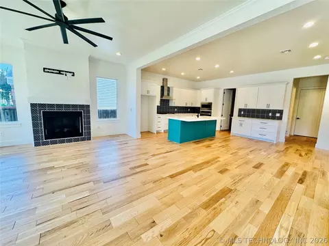 Living - 913 E 37th St S, Tulsa, OK 74105 photo 1 of 3