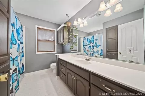 Bath - 8244 E 37th St, Tulsa, OK 74145 photo 3 of 3