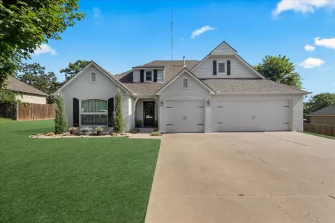9415 Scarlet Oak Dr, Sand Springs, OK 74063