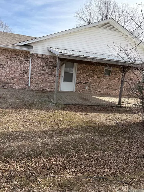 Exterior - 1001 E Pecan St, Cushing, OK 74023 photo 2 of 5