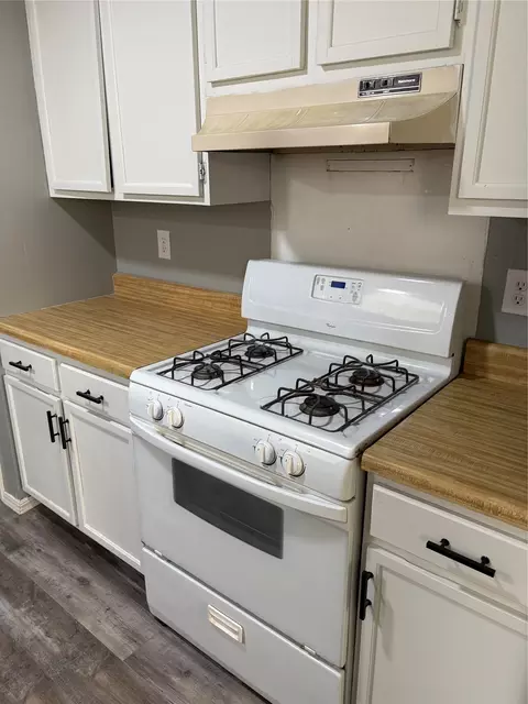 Kitchen - 1001 E Pecan St, Cushing, OK 74023 photo 3 of 3