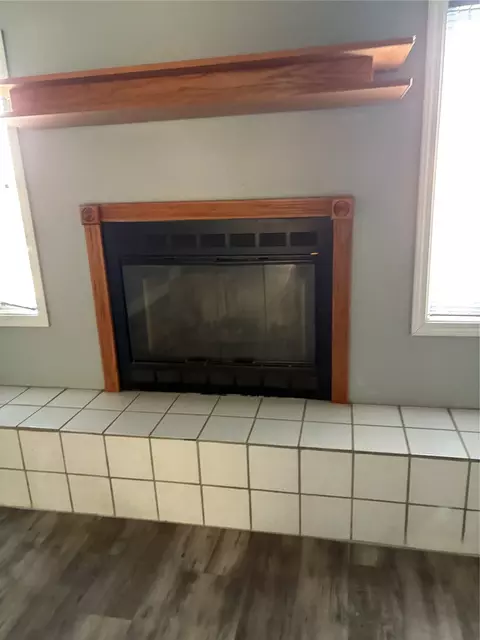 Living - 1001 E Pecan St, Cushing, OK 74023 photo 2 of 3