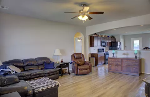 Living - 25450 E 93rd Pl S, Broken Arrow, OK 74014 photo 3 of 4