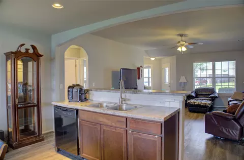 Kitchen - 25450 E 93rd Pl S, Broken Arrow, OK 74014 photo 3 of 5