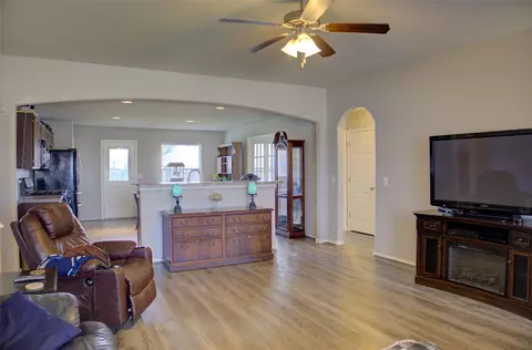Living - 25450 E 93rd Pl S, Broken Arrow, OK 74014 photo 4 of 4