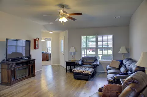 Living - 25450 E 93rd Pl S, Broken Arrow, OK 74014 photo 2 of 4