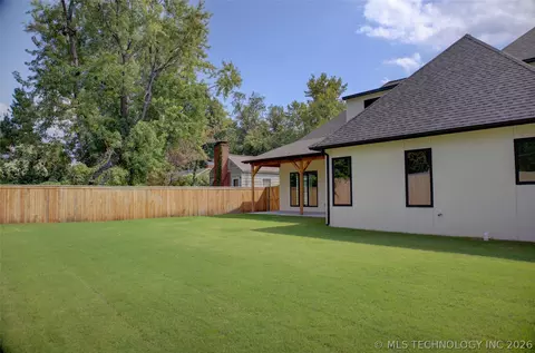 Exterior - 211 E 34th St, Tulsa, OK 74105 photo 5 of 7