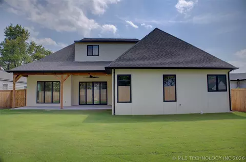 Exterior - 211 E 34th St, Tulsa, OK 74105 photo 6 of 7