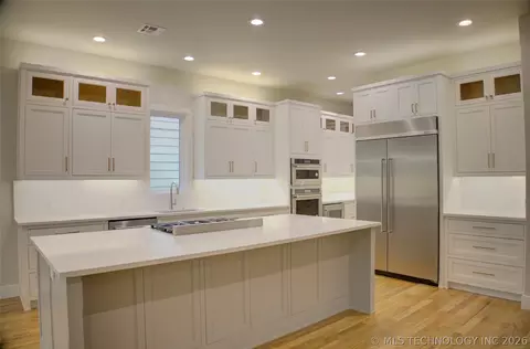 Kitchen - 211 E 34th St, Tulsa, OK 74105 photo 1 of 8