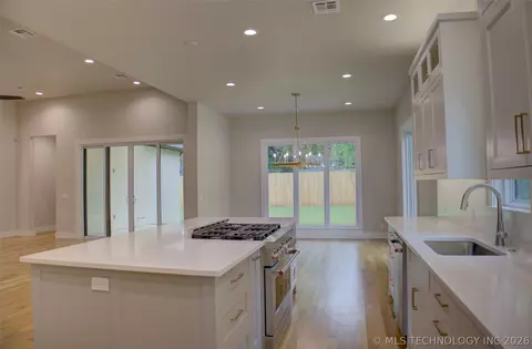 Kitchen - 211 E 34th St, Tulsa, OK 74105 photo 8 of 8