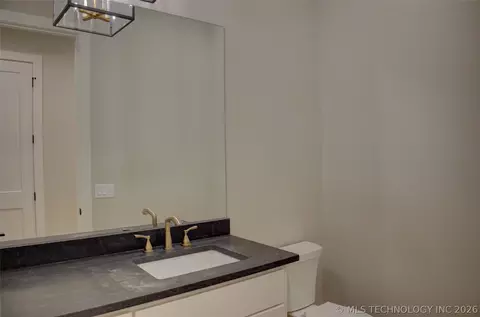 Bath - 211 E 34th St, Tulsa, OK 74105 photo 6 of 11