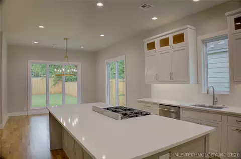 Kitchen - 211 E 34th St, Tulsa, OK 74105 photo 3 of 8