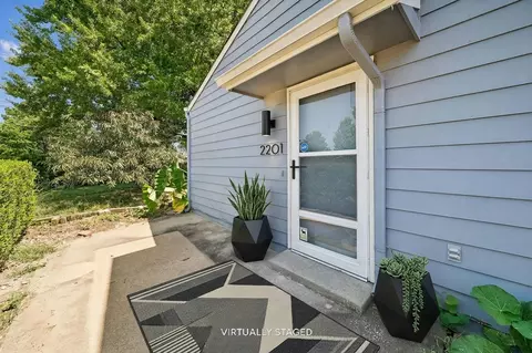 Exterior - 2201 W Quantico St, Broken Arrow, OK 74011 photo 3 of 4
