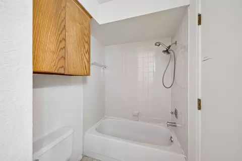 Bath - 2201 W Quantico St, Broken Arrow, OK 74011 photo 2 of 2