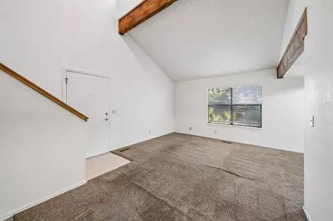 Living - 2201 W Quantico St, Broken Arrow, OK 74011 photo 2 of 3