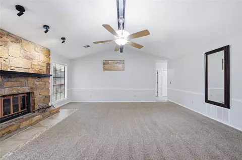 Living - 7629 E 88th Pl, Tulsa, OK 74133 photo 2 of 4