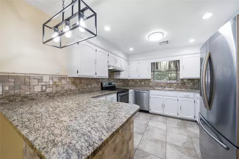 Kitchen - 7629 E 88th Pl, Tulsa, OK 74133 photo 1 of 5