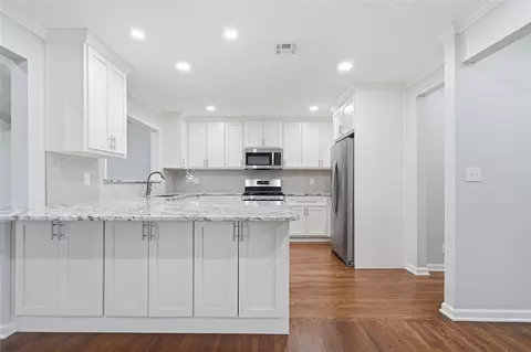 Kitchen - 332 E 45th Pl, Tulsa, OK 74105 photo 2 of 5