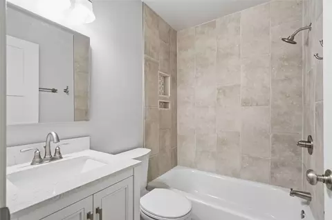 Bath - 332 E 45th Pl, Tulsa, OK 74105 photo 1 of 2