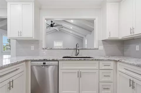 Kitchen - 332 E 45th Pl, Tulsa, OK 74105 photo 4 of 5