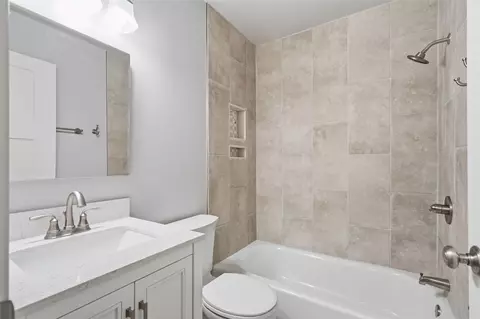 Bath - 332 E 45th Pl, Tulsa, OK 74105 photo 1 of 2