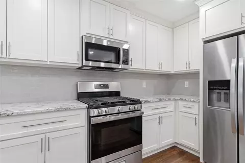 Kitchen - 332 E 45th Pl, Tulsa, OK 74105 photo 5 of 5