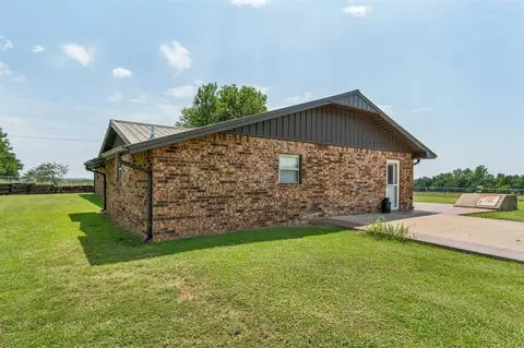 Exterior - 344701 E 750 Rd, Agra, OK 74824 photo 4 of 13