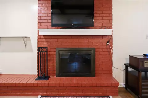 Living - 8217 Meadow Dr, Fort Smith, AR 72908 photo 3 of 4