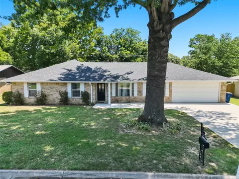 Exterior - 8217 Meadow Dr, Fort Smith, AR 72908 photo 2 of 10