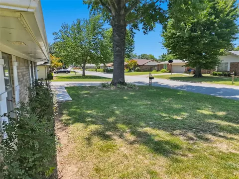 Exterior - 8217 Meadow Dr, Fort Smith, AR 72908 photo 9 of 10