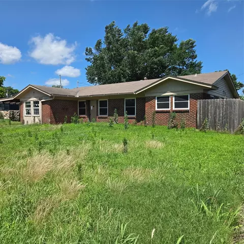 425 NW Oak Park Rd, Bartlesville, OK 74003